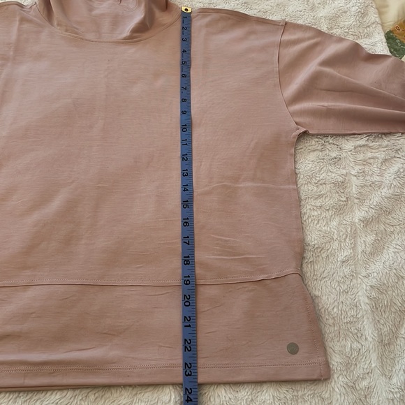 ⛷️NWT Apana Yoga Lifestyle mock neck shirt - size Medium - Picture 10 of 11